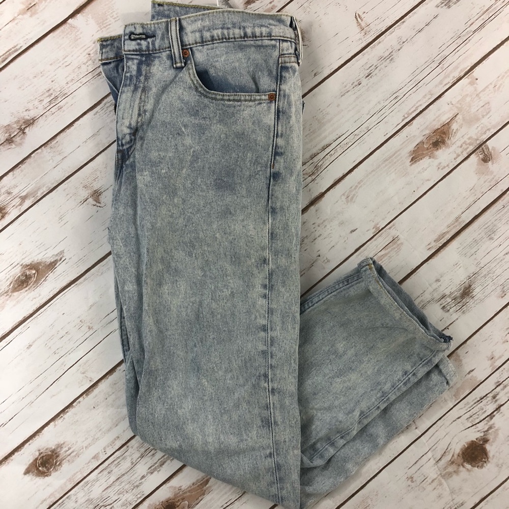 White Washed Levi’s Jeans